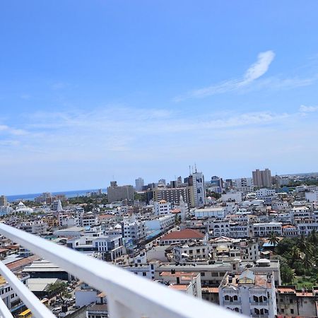 Angani Apartment, Ac Installed, Ocean View & Rooftop Pool Момбаса Екстер'єр фото