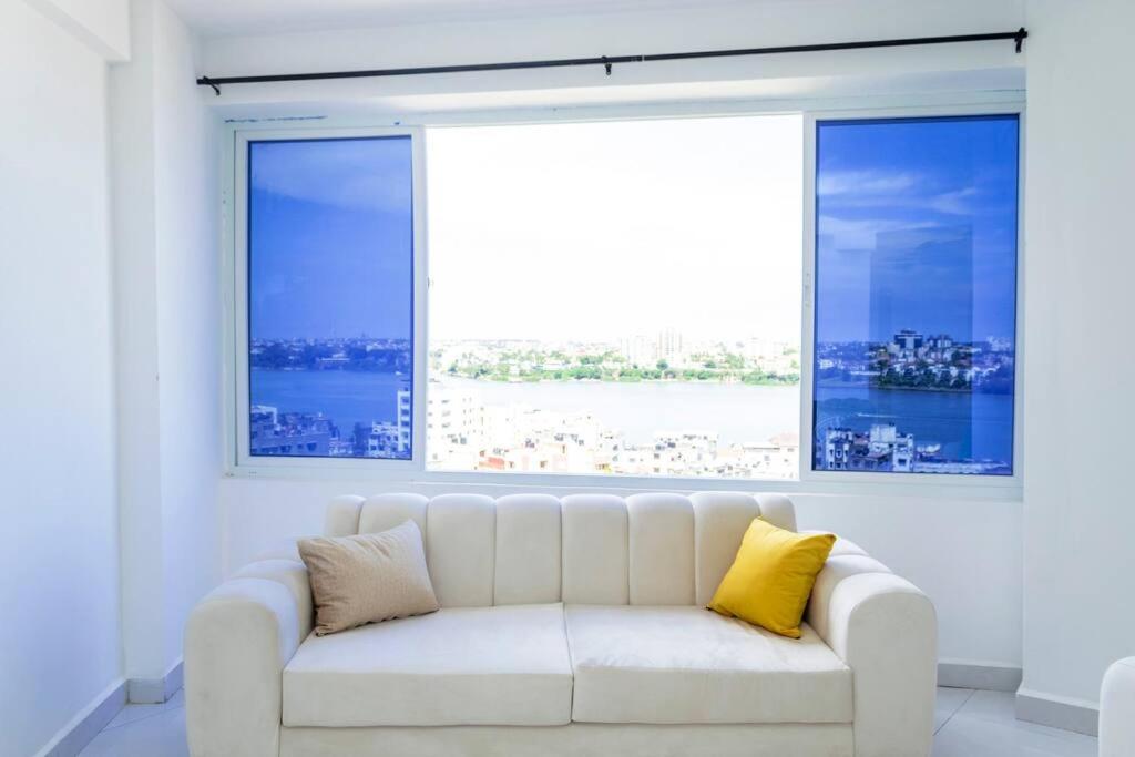 Angani Apartment, Ac Installed, Ocean View & Rooftop Pool Момбаса Екстер'єр фото
