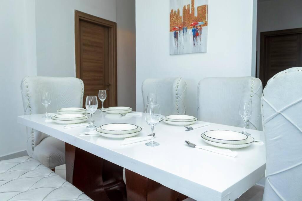 Angani Apartment, Ac Installed, Ocean View & Rooftop Pool Момбаса Екстер'єр фото
